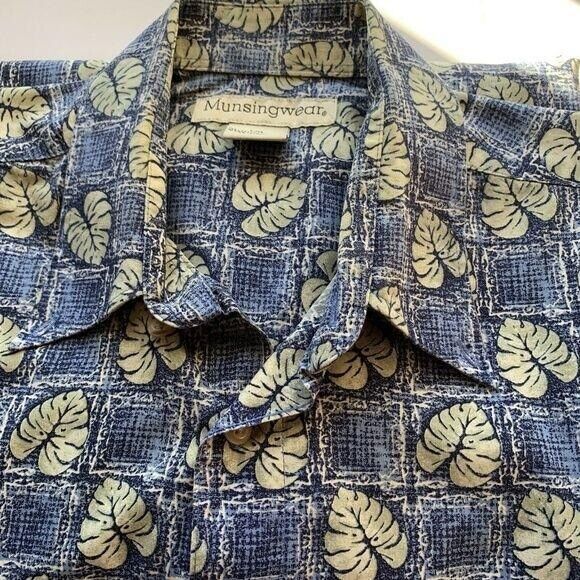 MunsingWear Mens‎ Button Down Hawaiian Shirt Size L - Picture 1 of 6